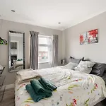 Stylish And Luxury Flat In Lnd