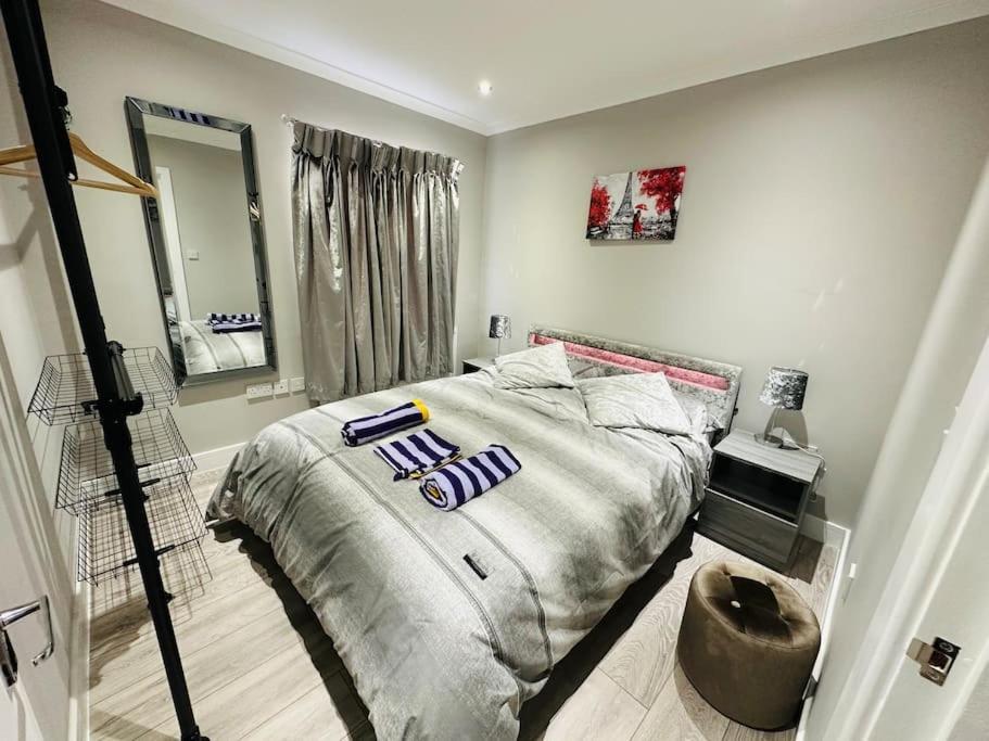 Stylish And Luxury Flat In Lnd Apartment Ickenham